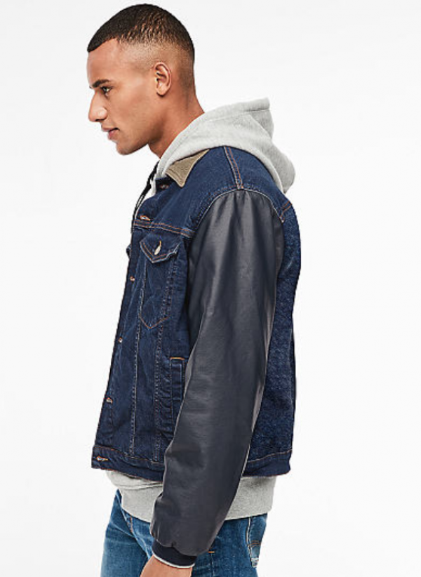 Jaket Denim dengan Kombinasi Kain Tekstur